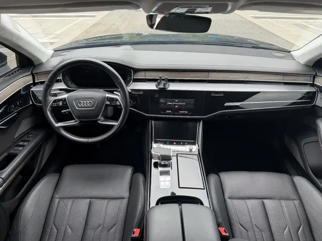 Audi A8 — Фото автомобиля 12