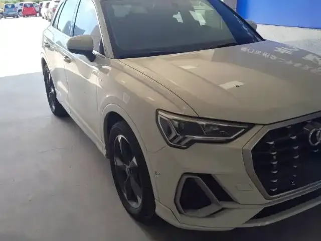 Audi Q3 — Фото автомобиля 3