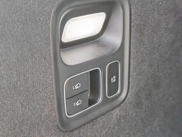 Li Auto L8 — Фото автомобиля 15