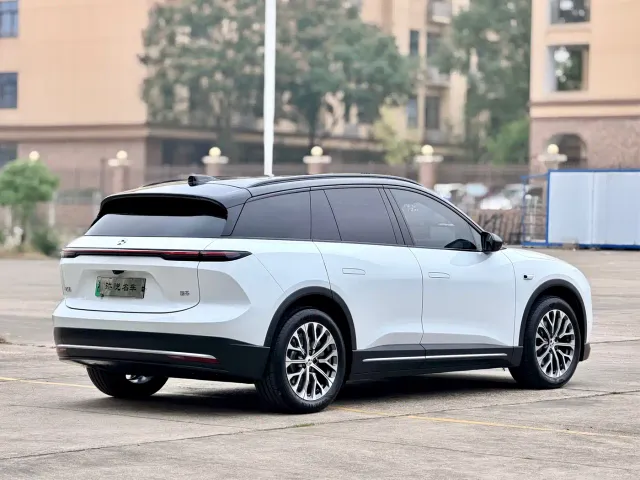 Nio ES6 — Фото автомобиля 7