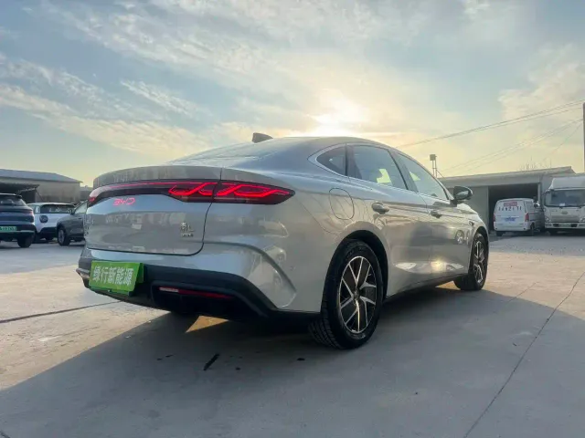 BYD Qin L — Фото автомобиля 12