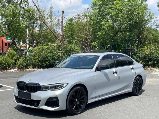 Фотография автомобиля — BMW 3 Series