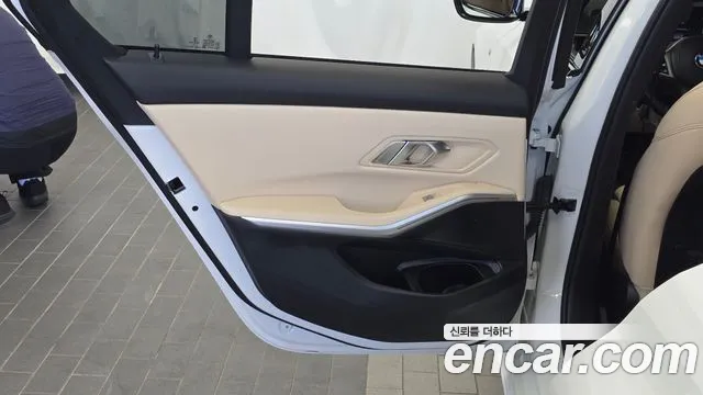 BMW 3 Series — Фото автомобиля 14