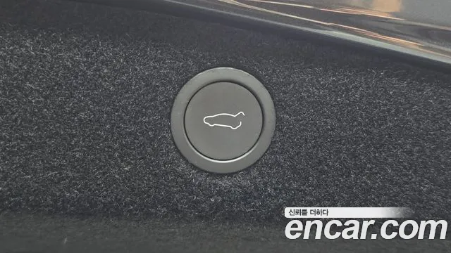 Tesla Model 3 — Фото автомобиля 15