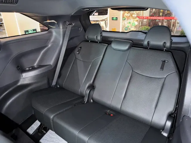 Toyota Sienna — Фото автомобиля 15