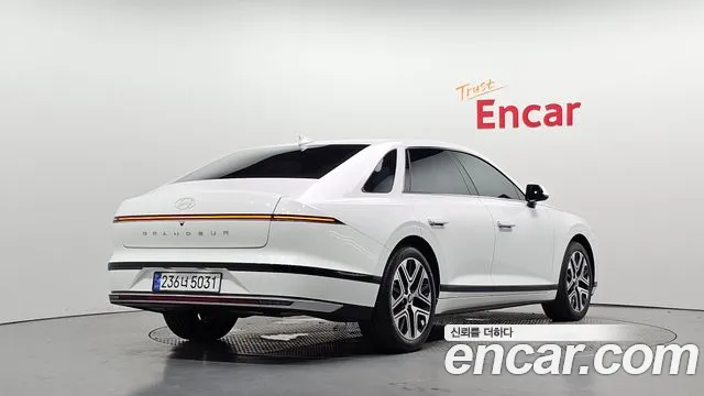 Hyundai Grandeur GN7 — Фото автомобиля 2