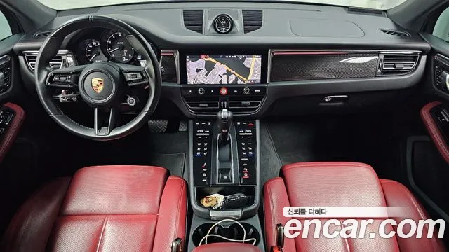 Porsche Macan — Фото автомобиля 10