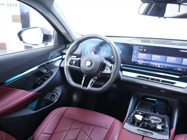 BMW 5 Series — Фото автомобиля 14