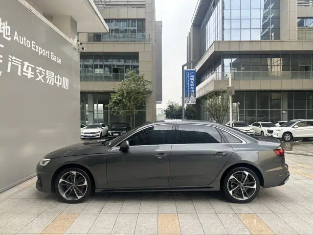 Audi A4L — Фото автомобиля 3