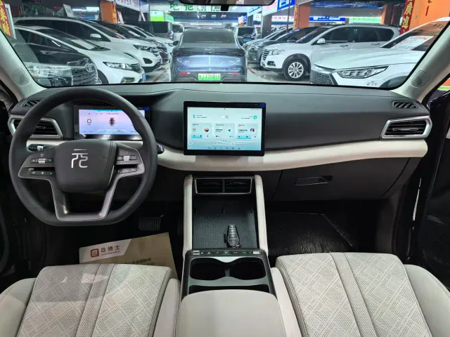 BYD Yuan UP — Фото автомобиля 8