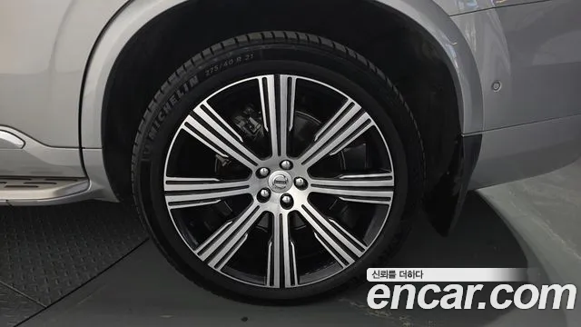 Volvo XC90 — Фото автомобиля 6
