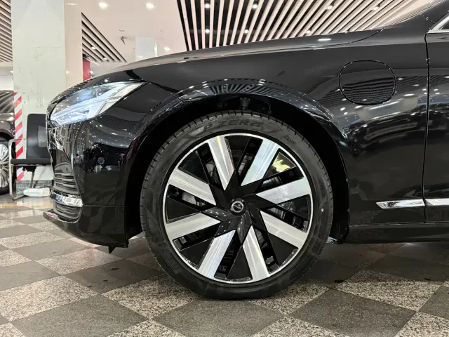 Volvo S90 — Фото автомобиля 15