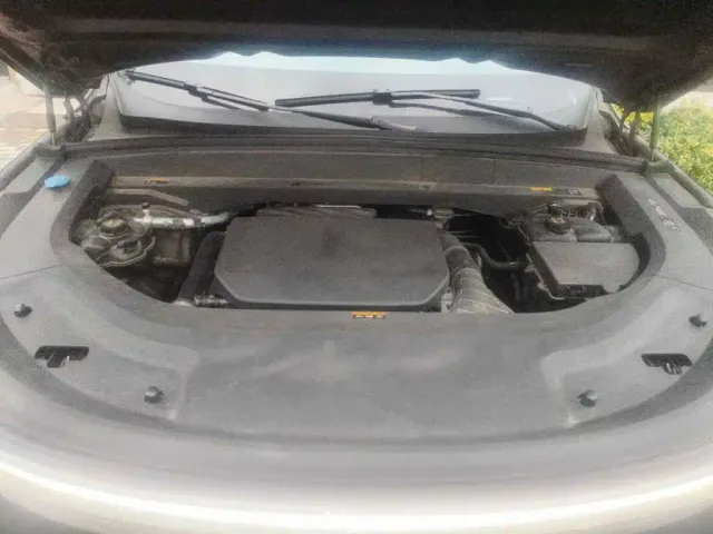 Li Auto L8 — Фото автомобиля 9