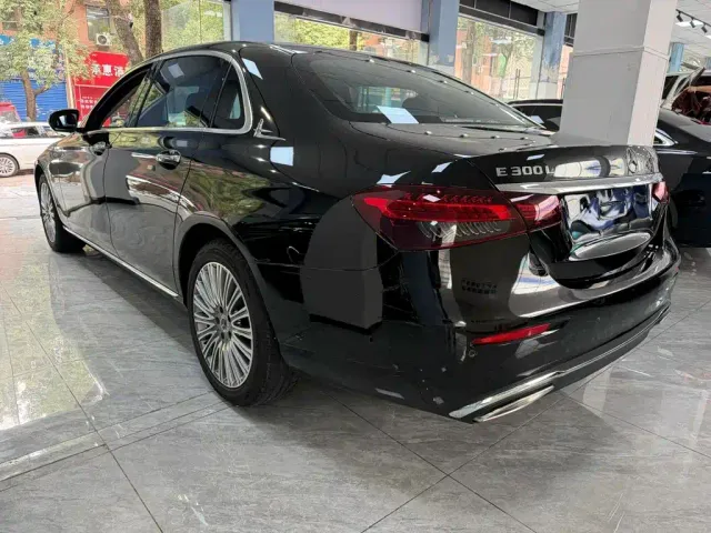Mercedes-Benz E-Class — Фото автомобиля 7