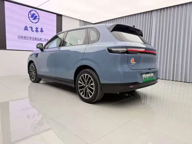 Leapmotor B10 — Фото автомобиля 6