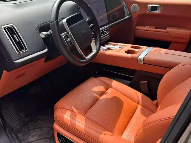 Li Auto L9 — Фото автомобиля 6