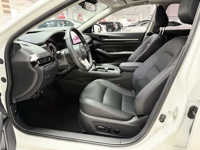 Nissan Teana — Фото автомобиля 10