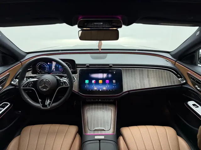 Mercedes-Benz E-Class — Фото автомобиля 8