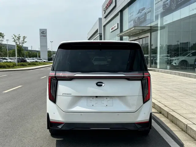 GAC Trumpchi E9 — Фото автомобиля 9
