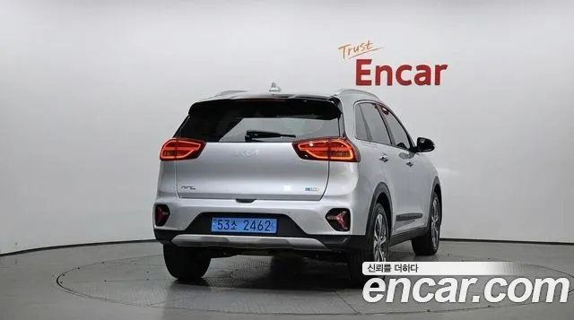 Kia Niro — Фото автомобиля 4