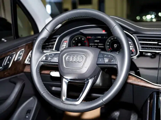 Audi Q7 — Фото автомобиля 15
