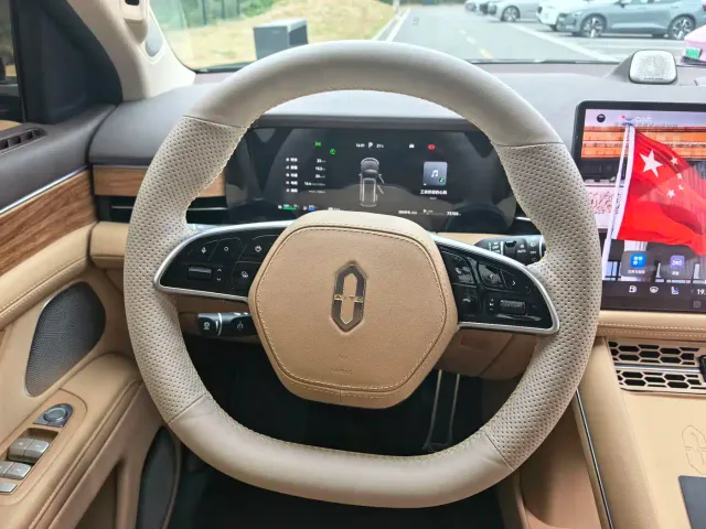Aito M7 — Фото автомобиля 5