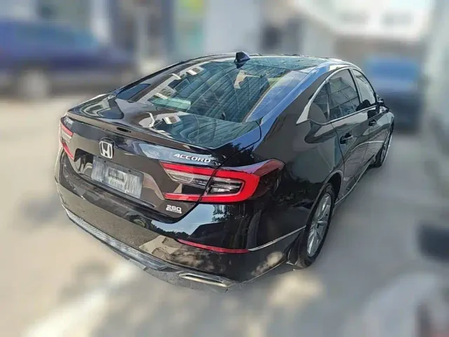 Honda Accord — Фото автомобиля 9
