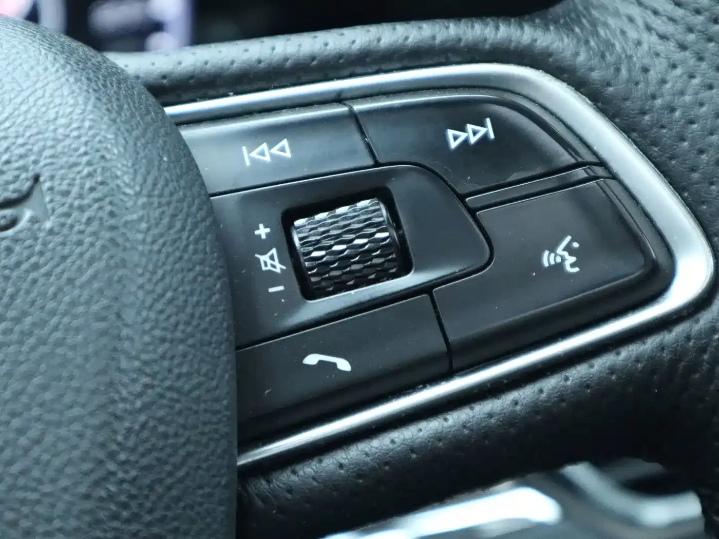 Hongqi Hongqi HS5 2022 2.0T Smart Connect Premium Edition — Фото автомобиля 28