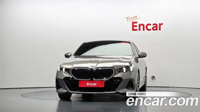 BMW 5 Series — Фото автомобиля 3