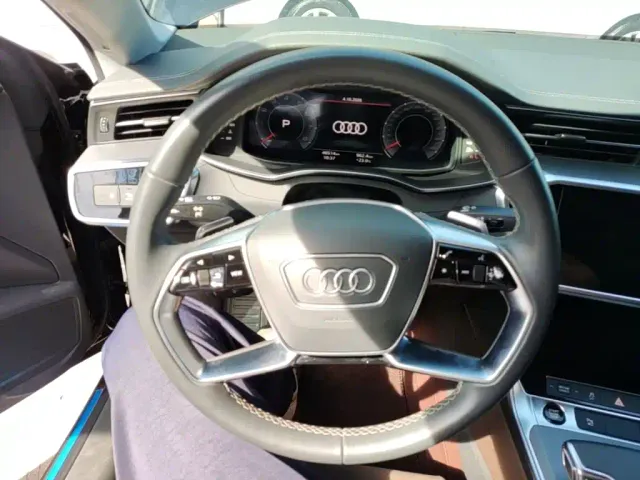 Audi A7L — Фото автомобиля 10