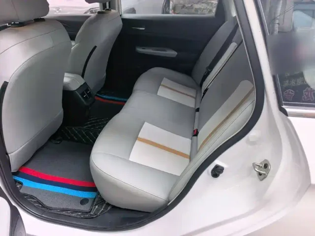 Dongfeng Fengshen E70 — Фото автомобиля 16
