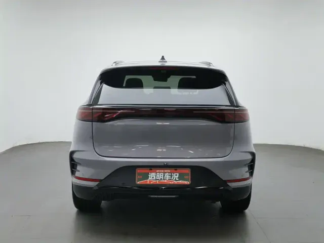 BYD Tang — Фото автомобиля 4