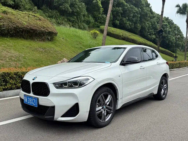 Фотография автомобиля — BMW X2