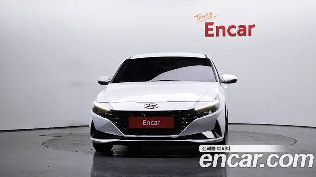 Hyundai AVANTE Avante (CN7) — Фото автомобиля 3