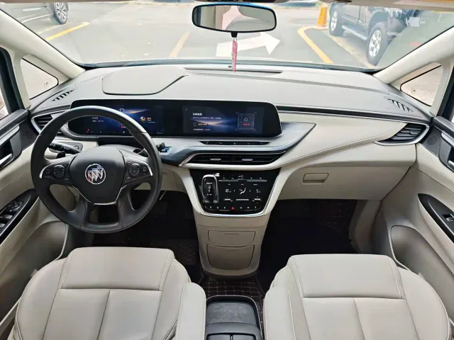 Buick GL8 — Фото автомобиля 9