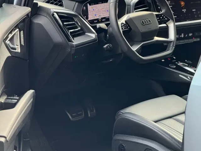 Audi Q4 e-tron — Фото автомобиля 6
