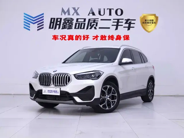 Фотография автомобиля — BMW X1