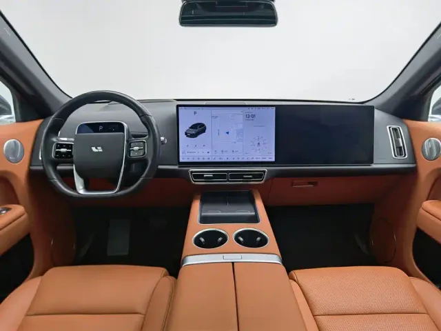 Li Auto L7 — Фото автомобиля 5