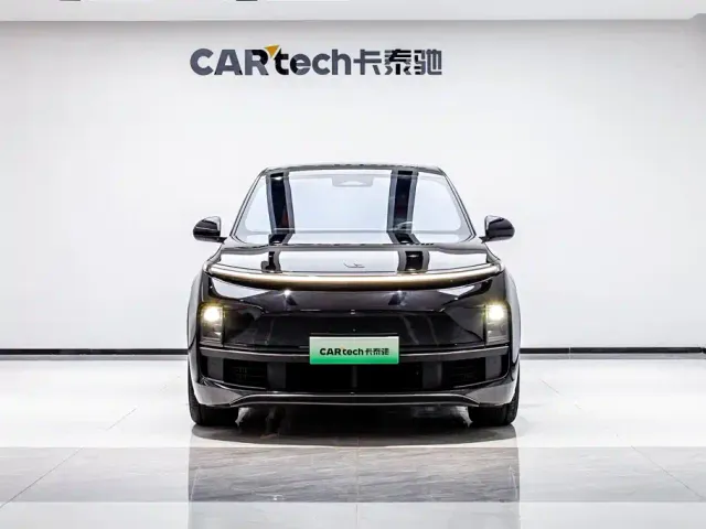 Li Auto L8 — Фото автомобиля 5