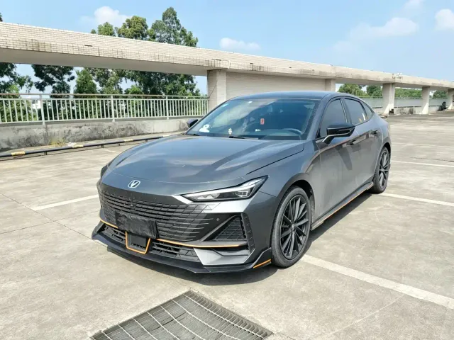 Фотография автомобиля — Changan UNI-V