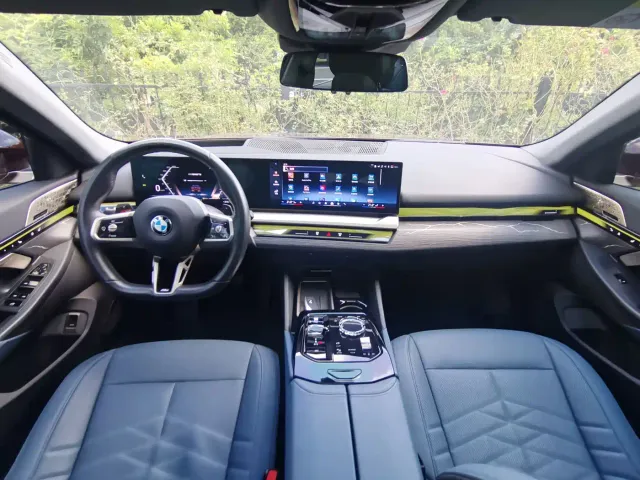 BMW 5 Series — Фото автомобиля 26
