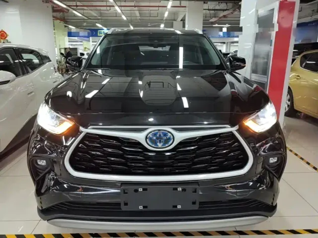 Toyota Highlander — Фото автомобиля 2