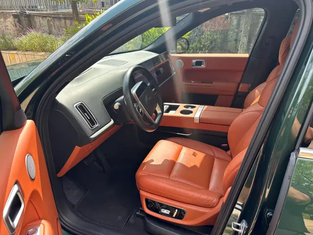 Li Auto Li Xiang L9 2022 Max — Фото автомобиля 11