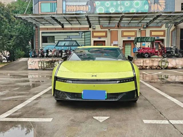 Xpeng P7 — Фото автомобиля 2