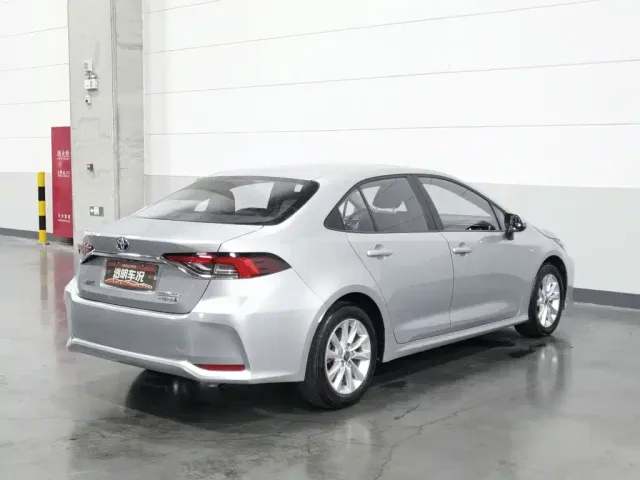 Toyota Corolla — Фото автомобиля 2