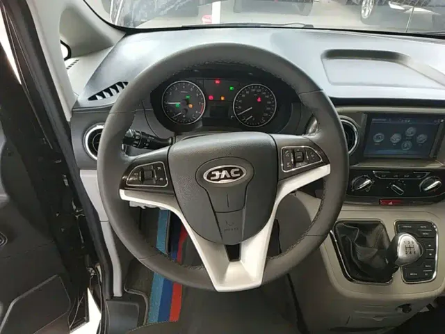JAC Refine M3 — Фото автомобиля 10