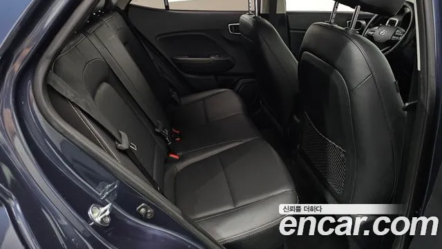 Hyundai Venue — Фото автомобиля 11