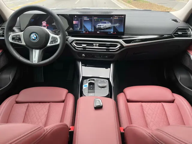 BMW i3 — Фото автомобиля 12