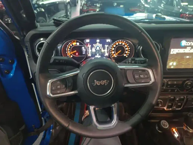 Jeep Wrangler — Фото автомобиля 6