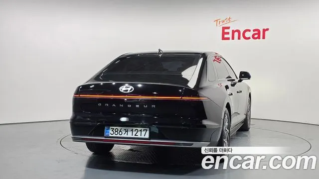 Hyundai Grandeur Grandeur (GN7) — Фото автомобиля 3